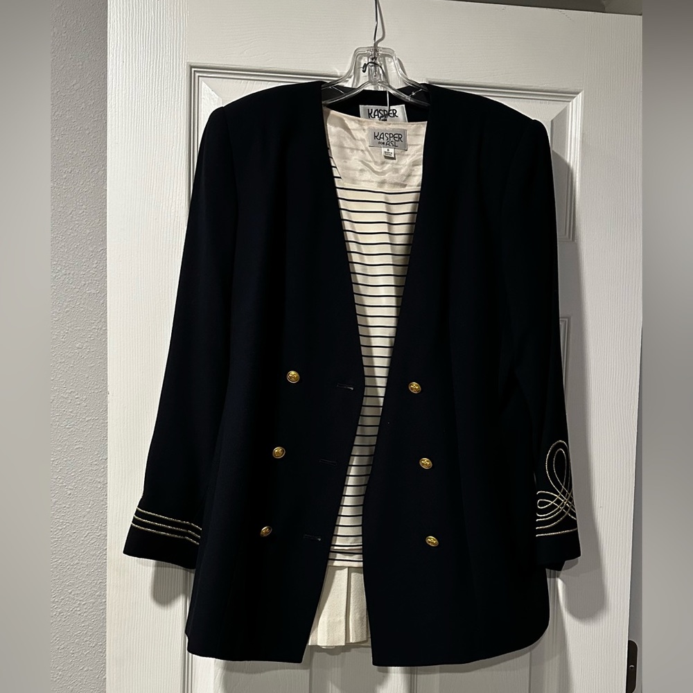 Kasper - 3 piece skirt, top and jacket size 6 / nautical